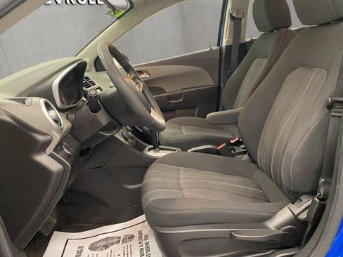 Used 2017 Chevrolet Sonic LT FWD image 7