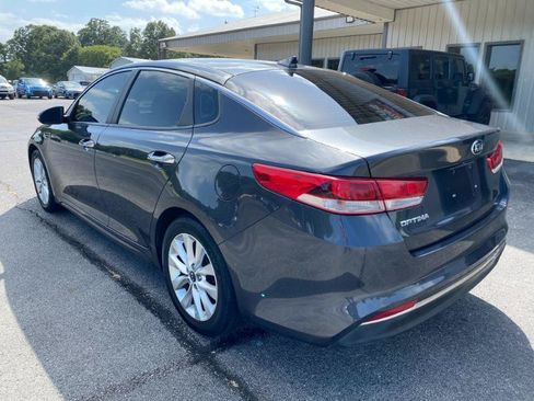 Used 2017 Kia Optima LX w/ Option Group 014 FWD image 3