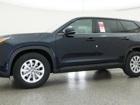 New 2026 Toyota Grand Highlander XLE FWD image 18