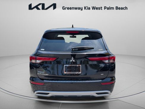 Used 2022 Mitsubishi Outlander SE image 6