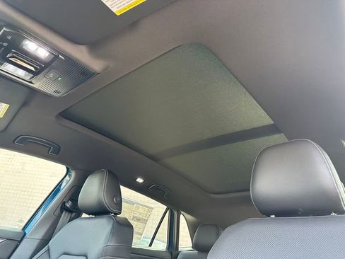 New 2026 Volkswagen Atlas Cross Sport SE image 12