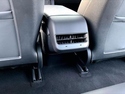 Used 2023 Tesla Model 3 Standard Range image 10