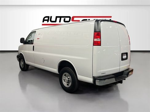 Used 2024 Chevrolet Express 2500 Work Van w/ Driver Convenience Package image 5