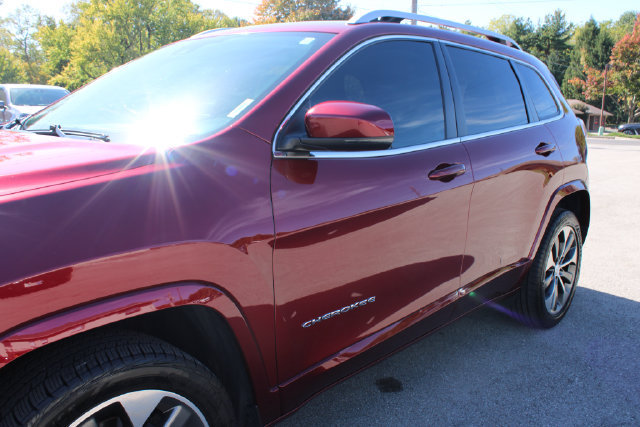 Used 2019 Jeep Cherokee Overland w/ Technology Group AWD/4WD image 47