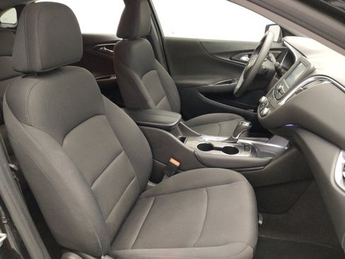 Used 2017 Chevrolet Malibu LT FWD image 21