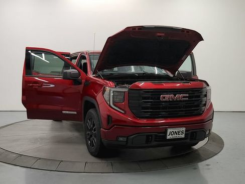 Used 2023 GMC Sierra 1500 Elevation AWD/4WD image 11