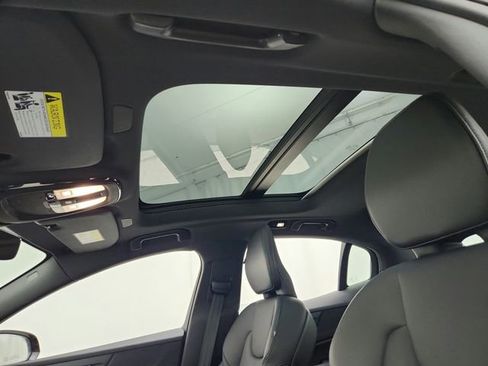 Used 2023 Volvo S60 B5 Plus w/ Climate Package image 18