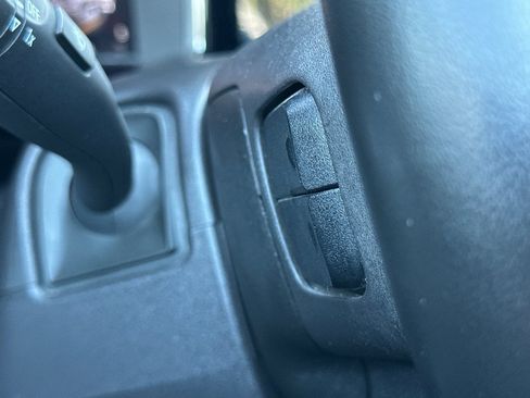 Used 2024 GMC Sierra 1500 SLT image 35