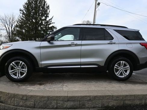 Used 2020 Ford Explorer XLT w/ Comfort Package AWD/4WD image 8