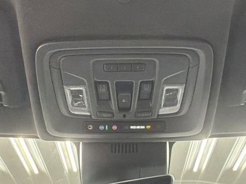 Used 2025 GMC Sierra 1500 AT4X w/ AT4X AEV Edition image 36