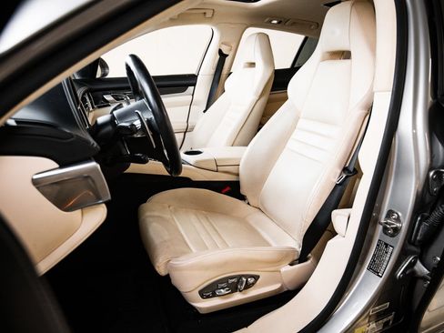 Certified 2015 Porsche Panamera GTS AWD/4WD image 5