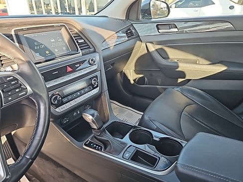 Used 2018 Hyundai Sonata Limited image 31