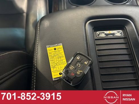 Used 2016 Chevrolet Suburban LT image 25