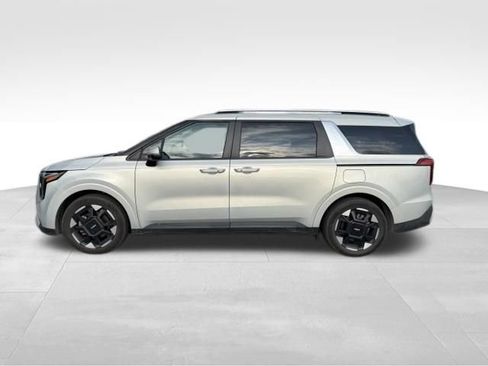 Used 2025 Kia Carnival EX FWD image 4