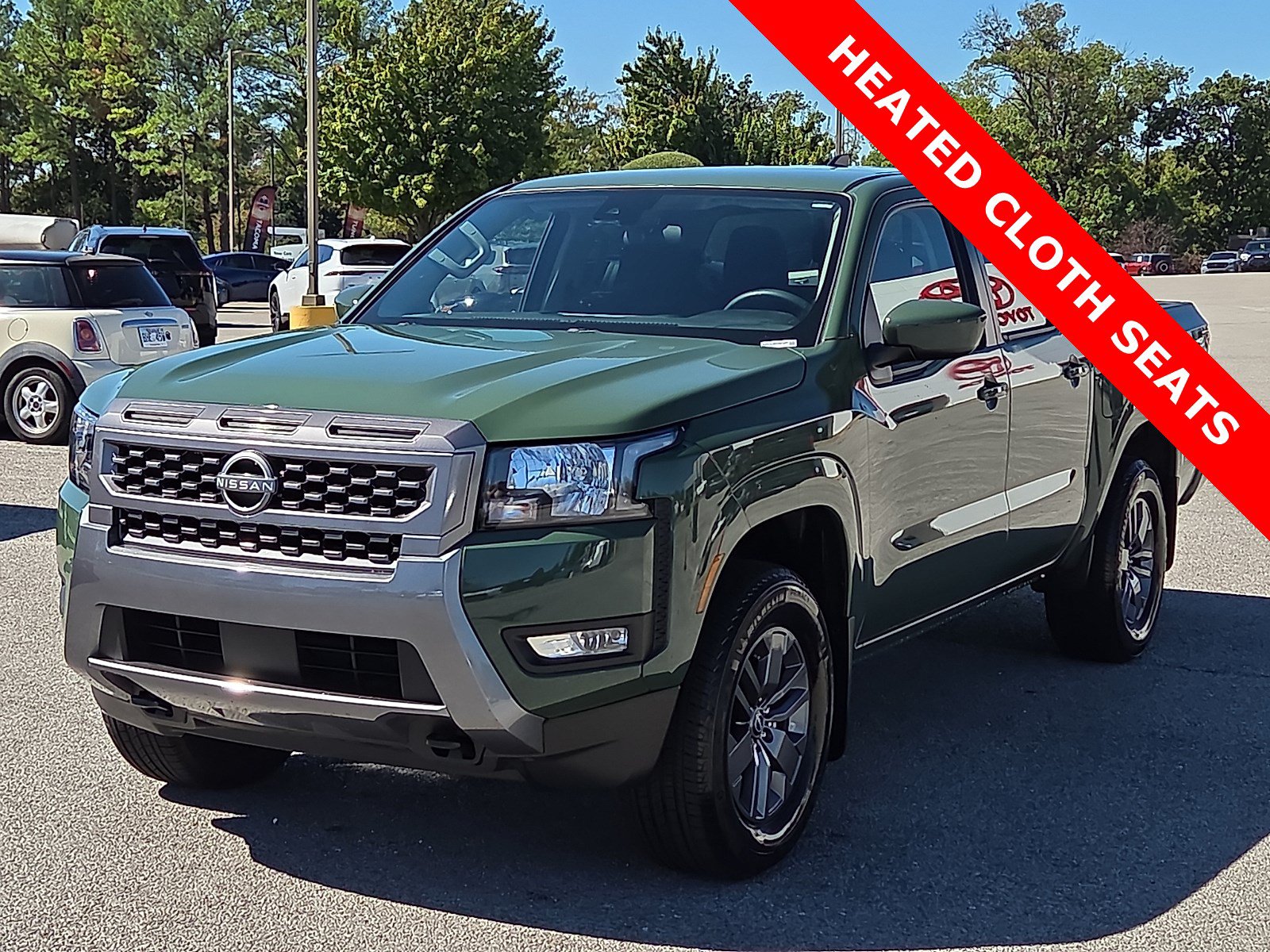 Used 2025 Nissan Frontier SV w/ SV Convenience Package AWD/4WD image 2