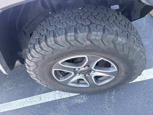 Used 2019 Jeep Wrangler Unlimited Rubicon AWD/4WD image 17