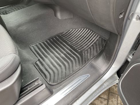 Used 2025 Chevrolet Silverado 1500 LT image 37