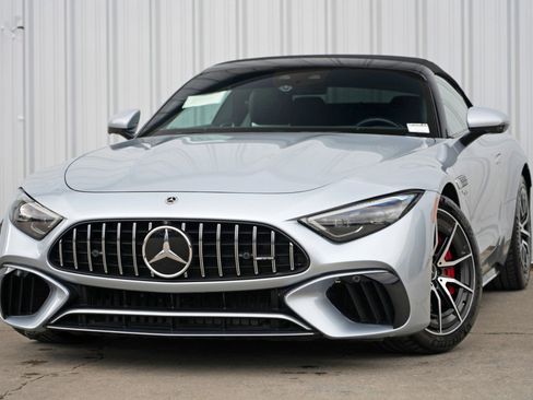 Used 2022 Mercedes-Benz SL 55 AMG 4MATIC w/ Driver Assistance Package image 3