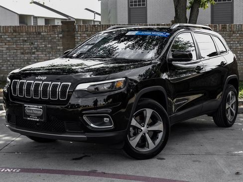 Used 2021 Jeep Cherokee Limited w/ Mopar Interior Package image 12