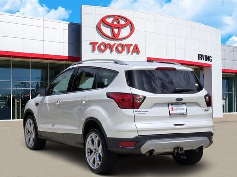 Used 2019 Ford Escape Titanium w/ U9j03 - Titanium Tow Package AWD/4WD image 3