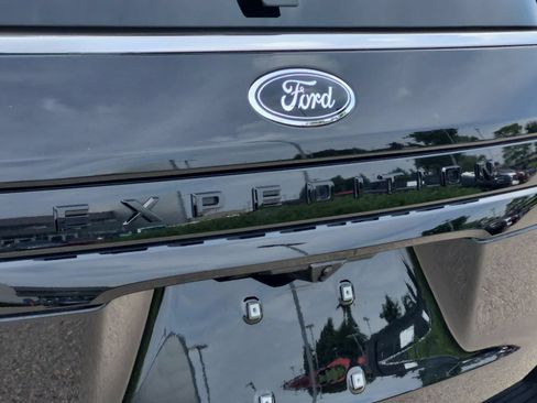 Used 2023 Ford Expedition Limited AWD/4WD image 13