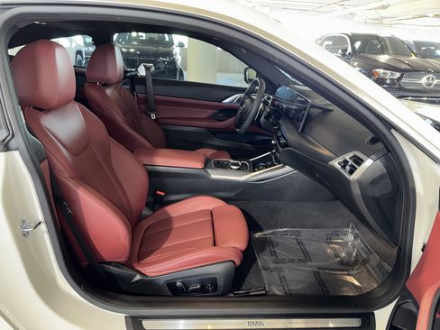 Certified 2025 BMW 430i Coupe w/ Convenience Package image 10