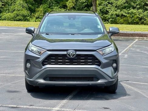 Used 2021 Toyota RAV4 XLE w/ Convenience Package FWD image 12