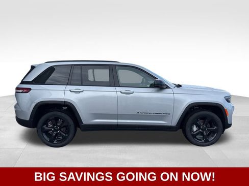 New 2025 Jeep Grand Cherokee Limited w/ Black Appearance Package image 15