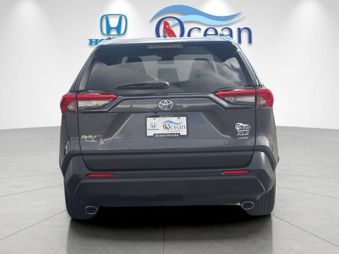 Used 2021 Toyota RAV4 XLE image 4
