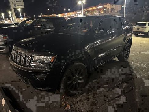 Certified 2021 Jeep Grand Cherokee Laredo X image 4