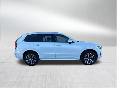 New 2026 Volvo XC90 T8 Core image 4