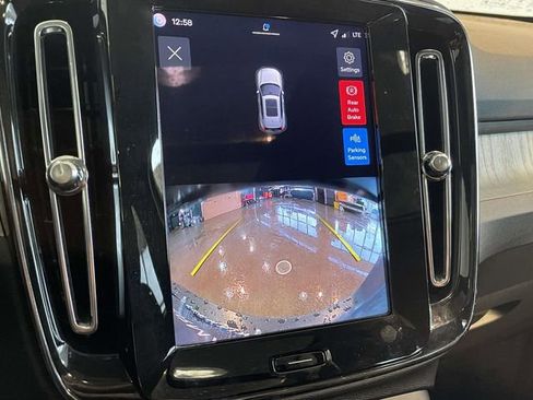 Used 2026 Volvo XC40 B5 Core w/ Climate Package image 28