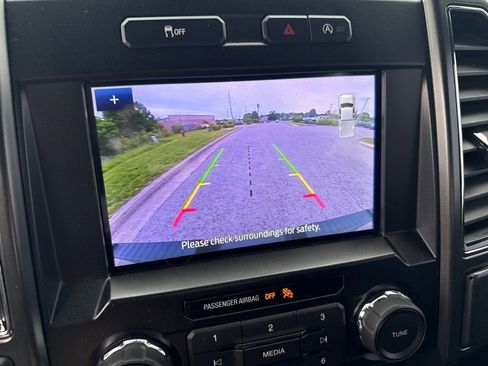 Used 2019 Ford F150 XLT w/ Equipment Group 302A Luxury AWD/4WD image 8