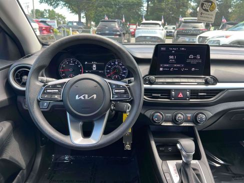 Used 2024 Kia Forte LXS FWD image 25