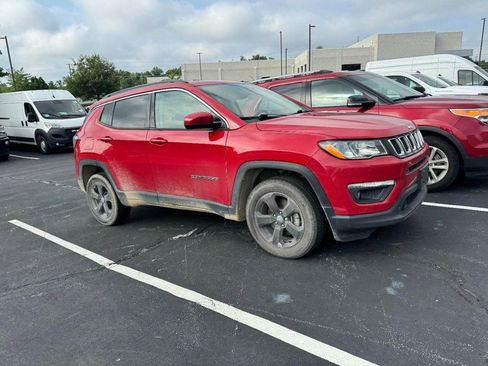 Used 2019 Jeep Compass Latitude w/ Popular Equipment Group AWD/4WD image 4