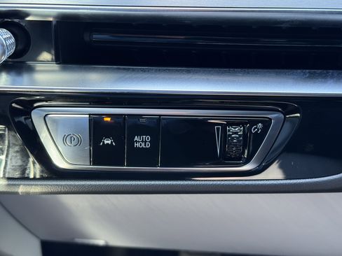 New 2026 Cadillac Lyriq Luxury image 25