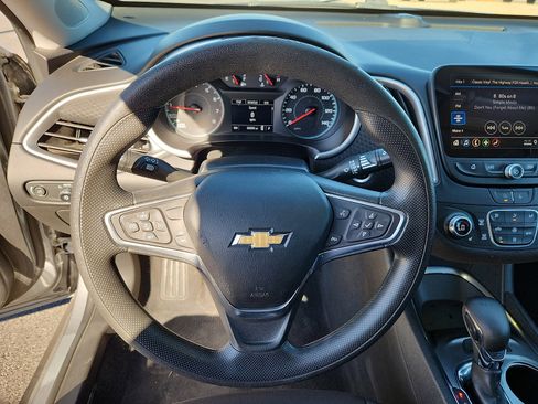 Used 2023 Chevrolet Malibu LT image 16