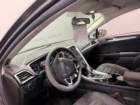 Used 2014 Ford Fusion SE FWD image 17