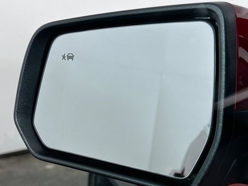 Used 2023 GMC Acadia SLT w/ LPO, Floor Liner Package FWD image 16