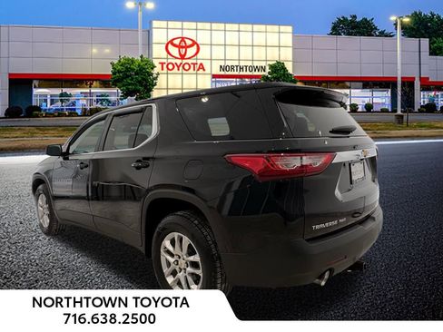 Used 2020 Chevrolet Traverse LS image 3