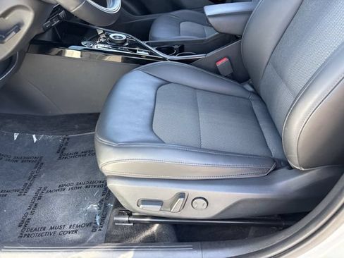 Used 2023 Kia Niro Wind FWD image 18