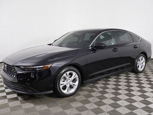 Used 2025 Honda Accord LX image 5