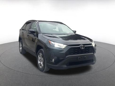 Used 2025 Toyota RAV4 XLE image 3