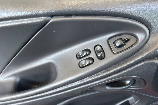Used 2001 Ford Mustang GT RWD image 11