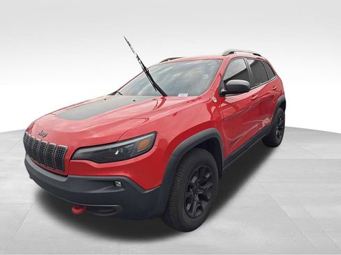 Used 2019 Jeep Cherokee Trailhawk w/ Cold Weather Group image 5