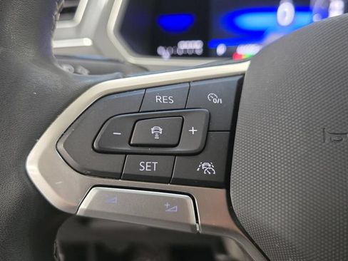 Certified 2022 Volkswagen Tiguan SE FWD image 26