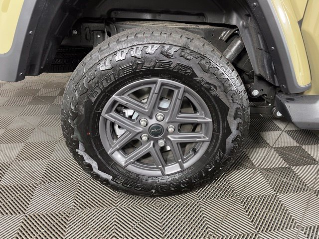 Used 2026 Jeep Gladiator Sport AWD/4WD image 12