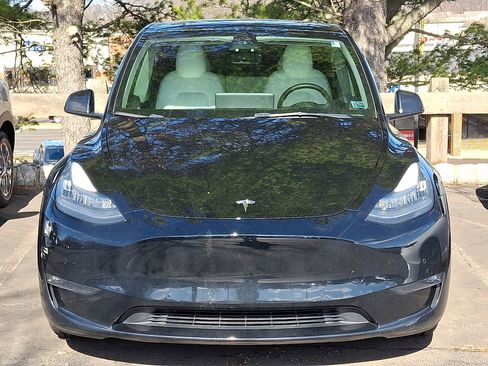 Used 2021 Tesla Model Y Long Range image 2