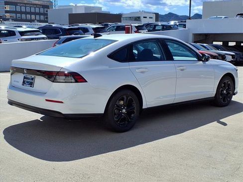 New 2025 Honda Accord SE image 4