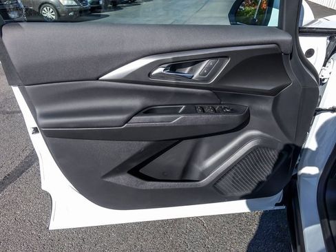 New 2026 Chevrolet Equinox EV LT image 11